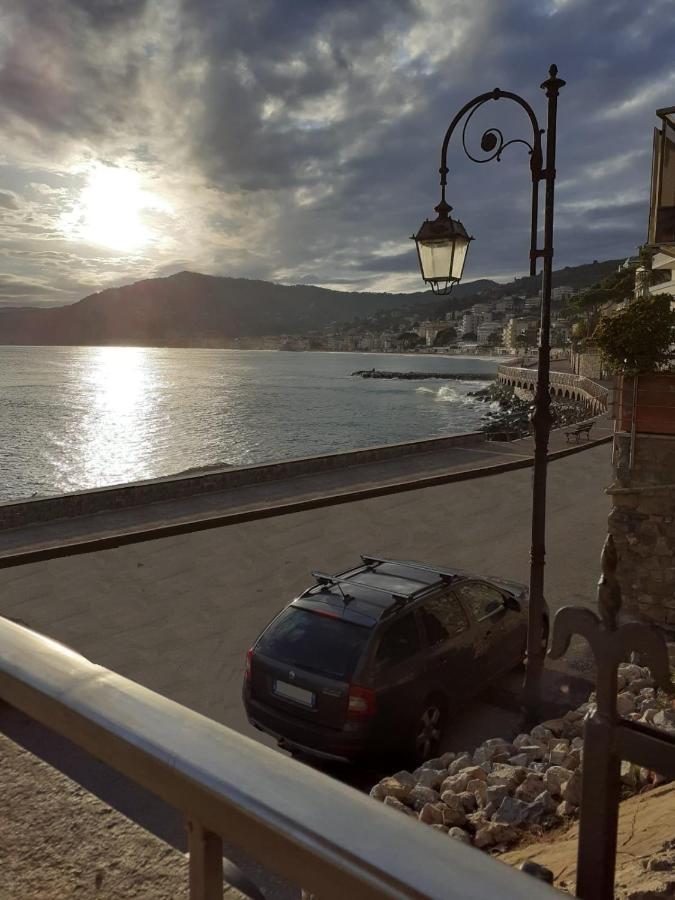 Cadorna Fronte Mare Apartment Alassio Exterior foto